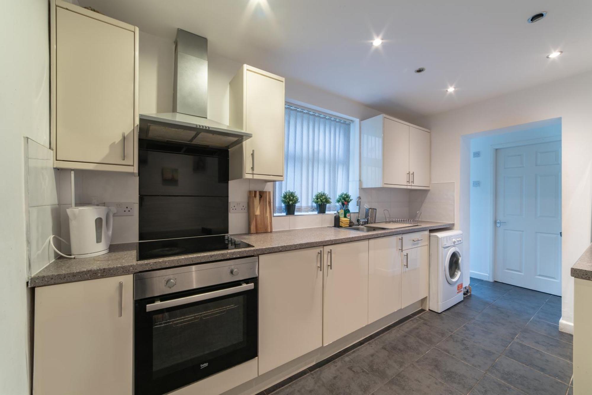 Cozy Rooms In Shared Accommodation Near Anfield Stadium With Parking And Wifi Liverpool Eksteriør bilde
