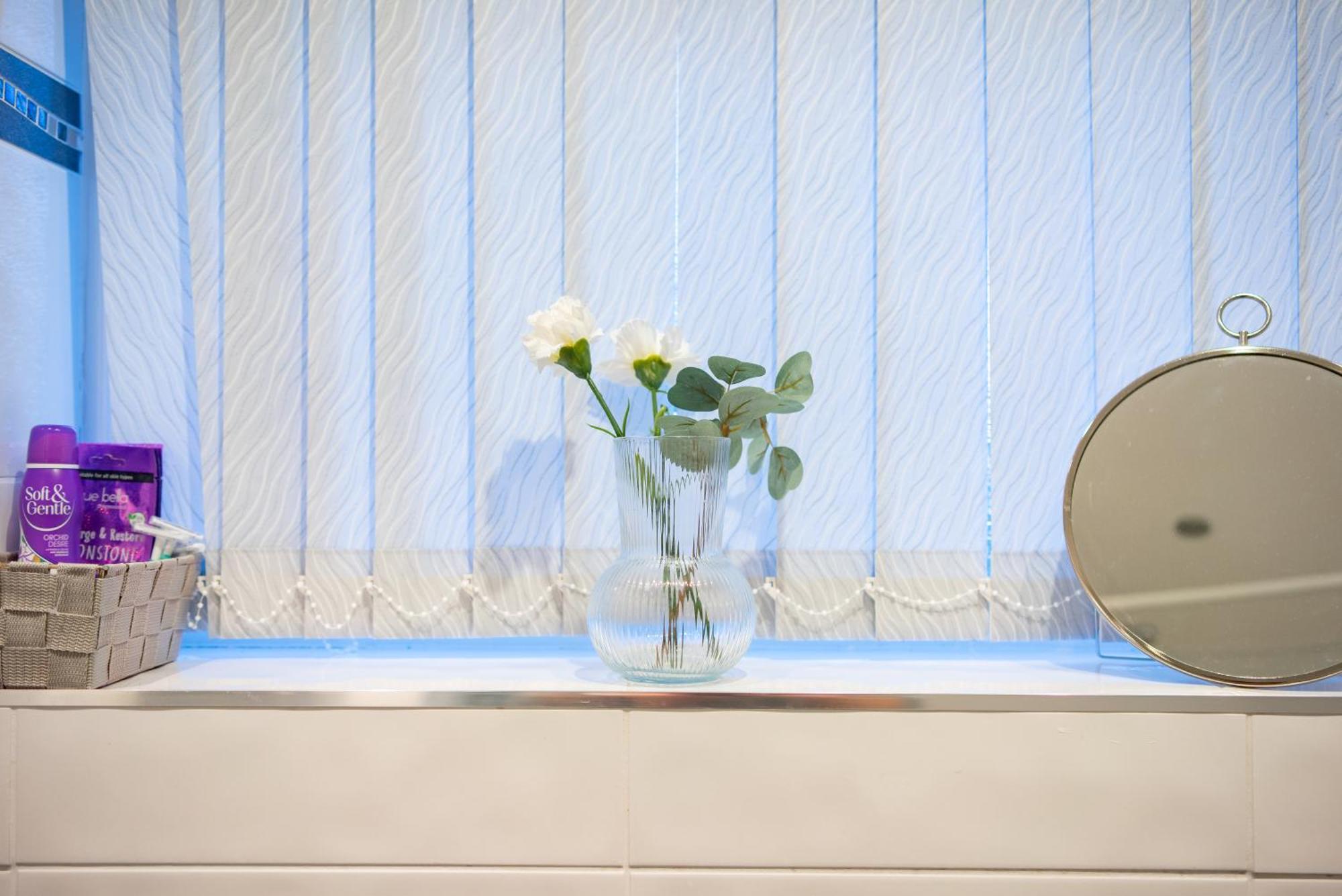 Cozy Rooms In Shared Accommodation Near Anfield Stadium With Parking And Wifi Liverpool Eksteriør bilde