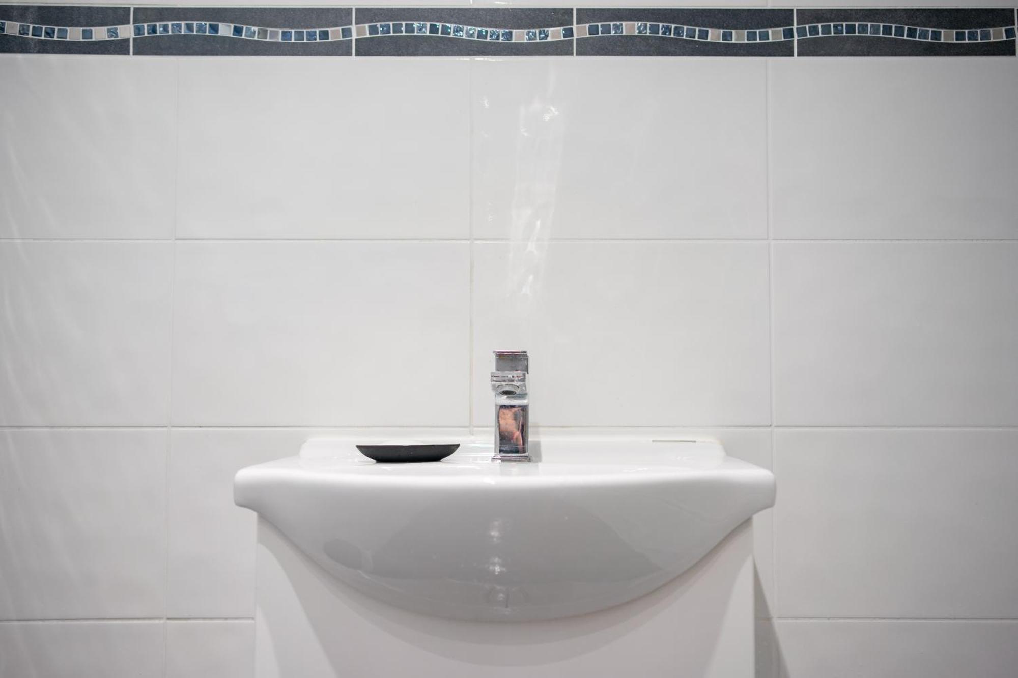 Cozy Rooms In Shared Accommodation Near Anfield Stadium With Parking And Wifi Liverpool Eksteriør bilde